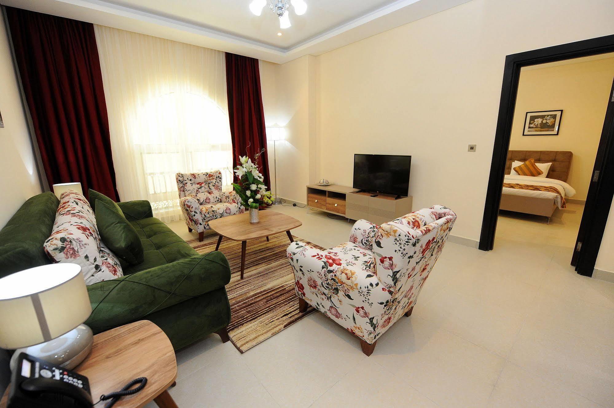 Al Mansour Park Inn Hotel&Apartment Доха Экстерьер фото