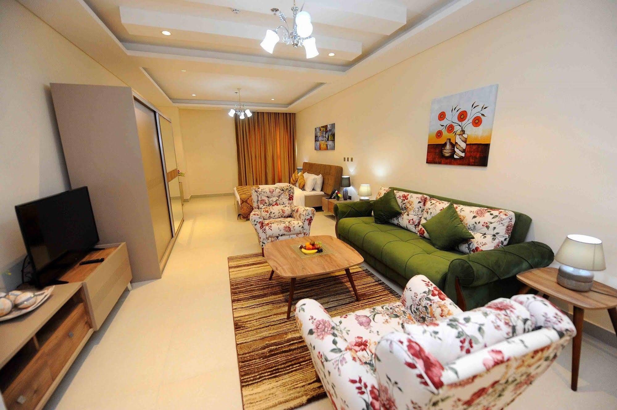 Al Mansour Park Inn Hotel&Apartment Доха Экстерьер фото